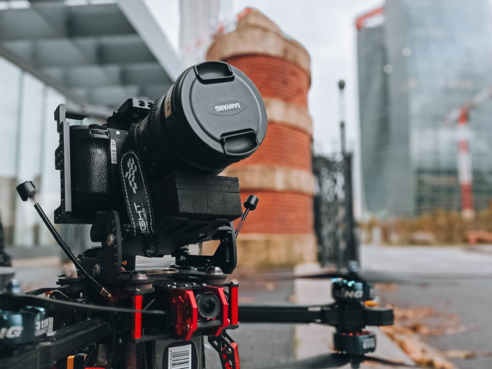 La pianificazione perfetta delle riprese drone sul set cinema