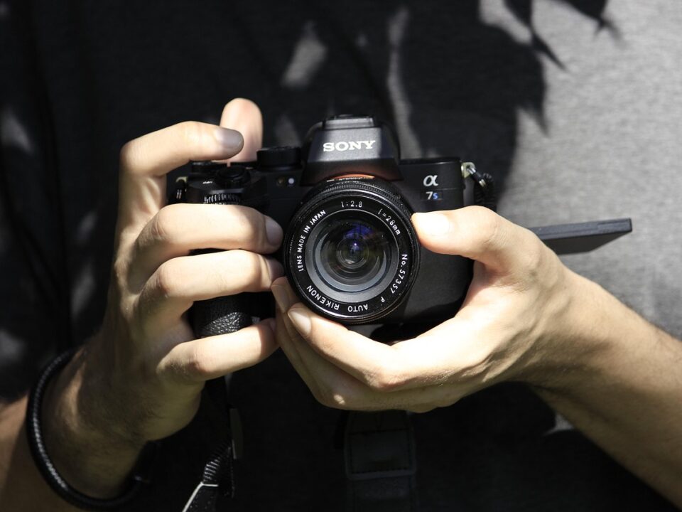 sony a7, sony, a7, camera, sony camera, lens, sony lens, hand, person, holding the camera, colombian, sony a7, sony a7, sony, sony, sony, sony, sony, sony camera, sony camera, sony camera